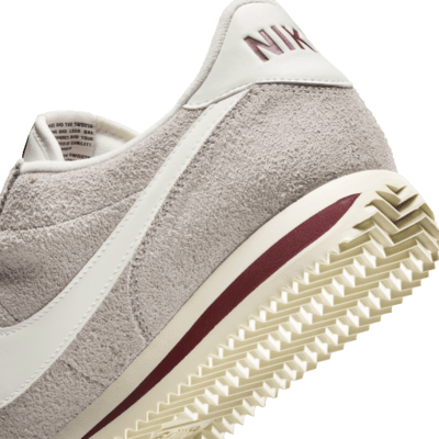 Nike Cortez SE Suede Men's Shoes. Nike.com